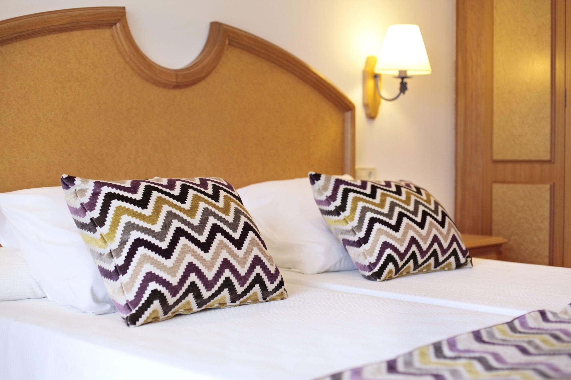 Grupotel Santa Eularia & Spa - Adults Only Santa Eulària des Riu Εξωτερικό φωτογραφία