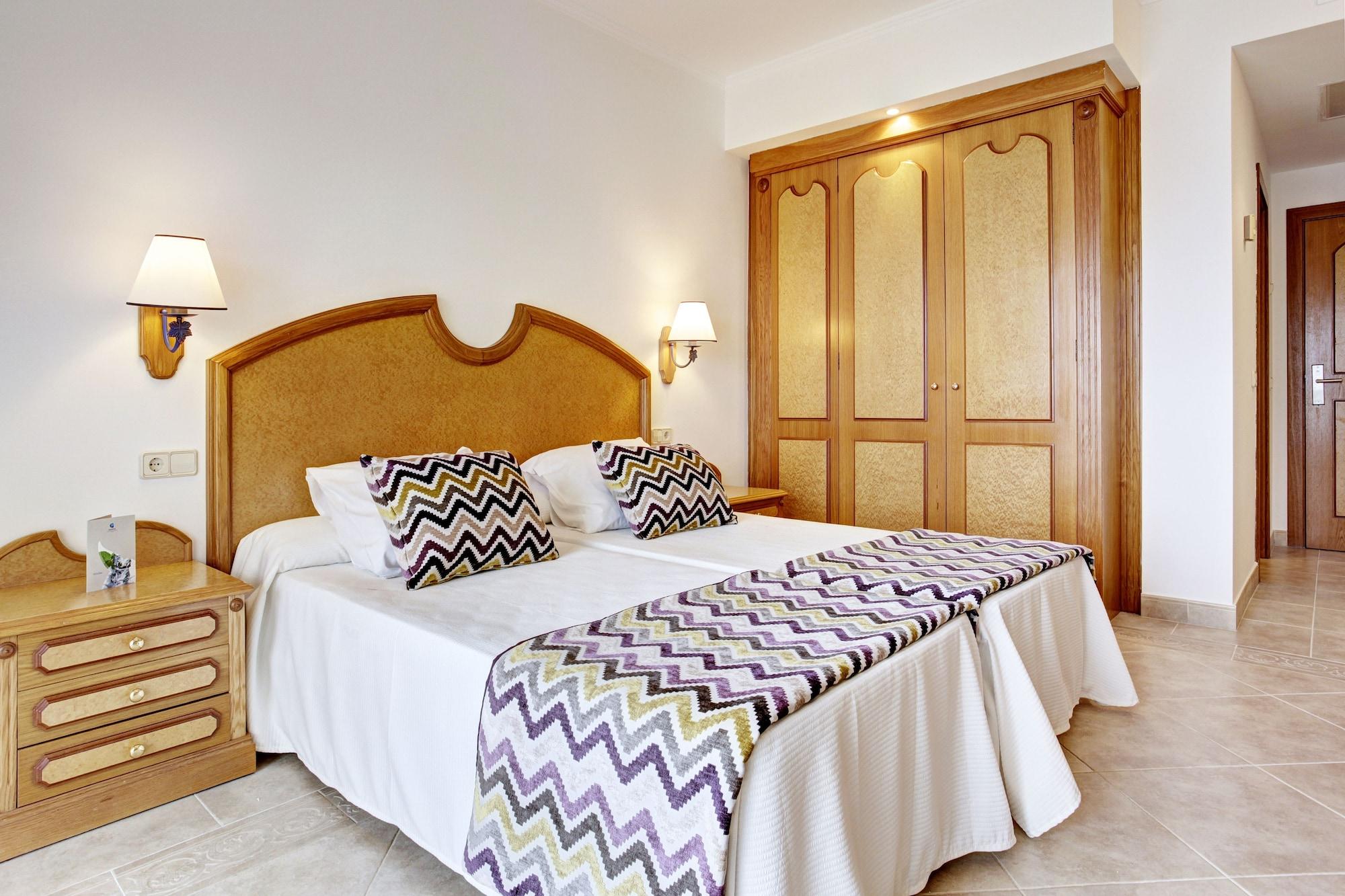 Grupotel Santa Eularia & Spa - Adults Only Santa Eulària des Riu Εξωτερικό φωτογραφία