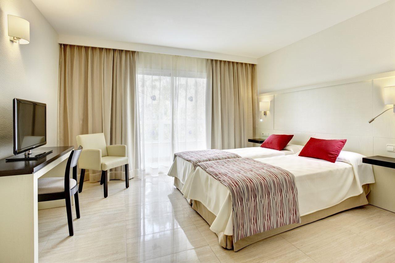 Grupotel Santa Eularia & Spa - Adults Only Santa Eulària des Riu Εξωτερικό φωτογραφία